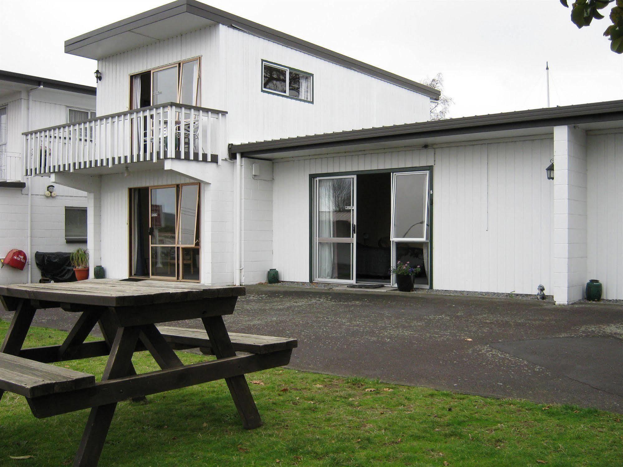 Adelphi Motel Taupo Exterior photo